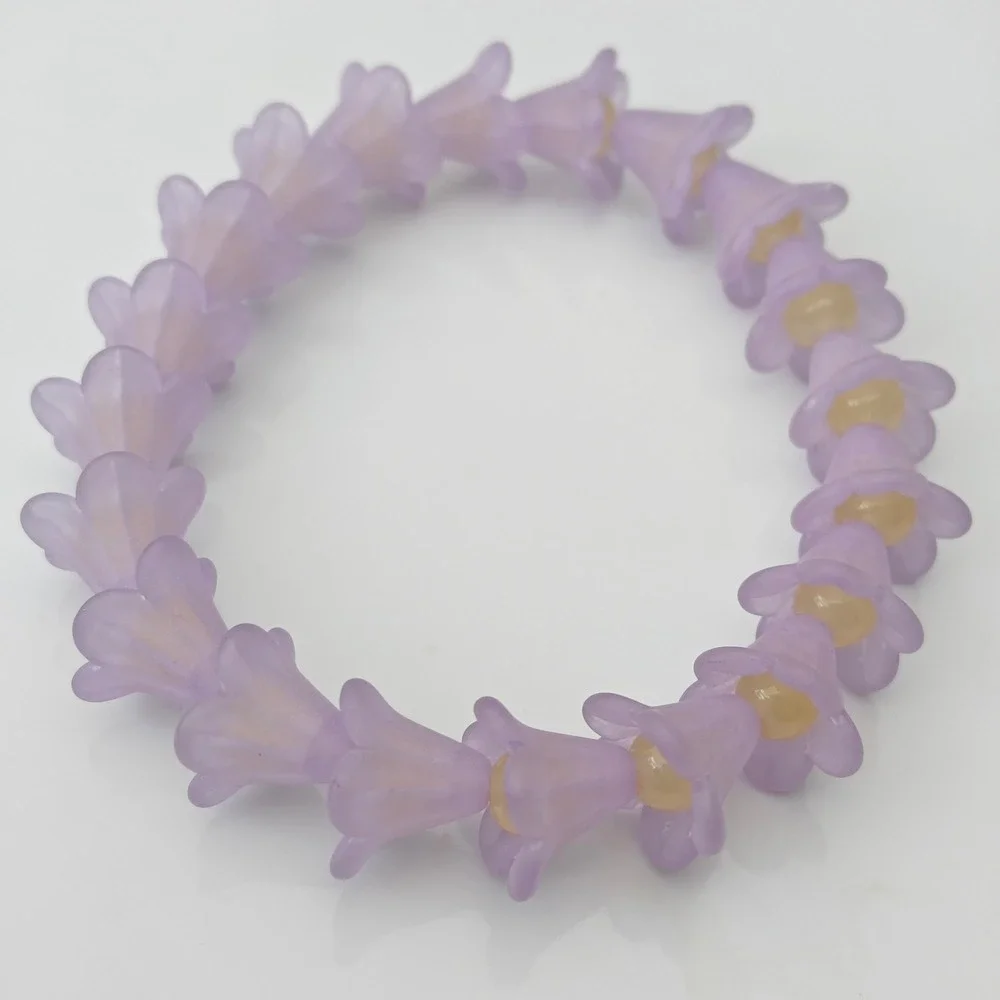Lavender Purple Frosted Flower Acrylic Stretch Bracelet Yellow Glass Bead Floral